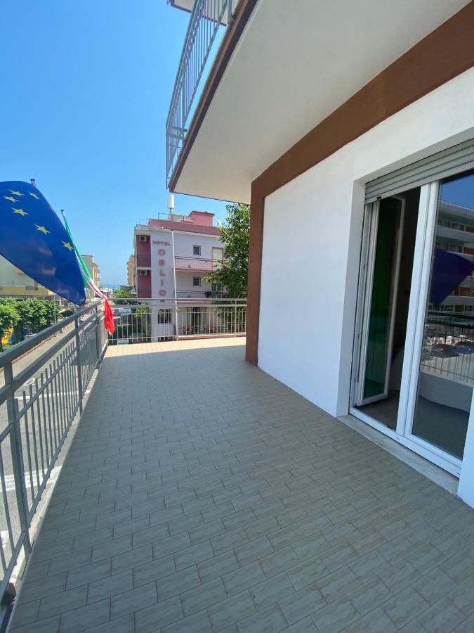 Hotel Nova Dhely Rimini Dış mekan fotoğraf
