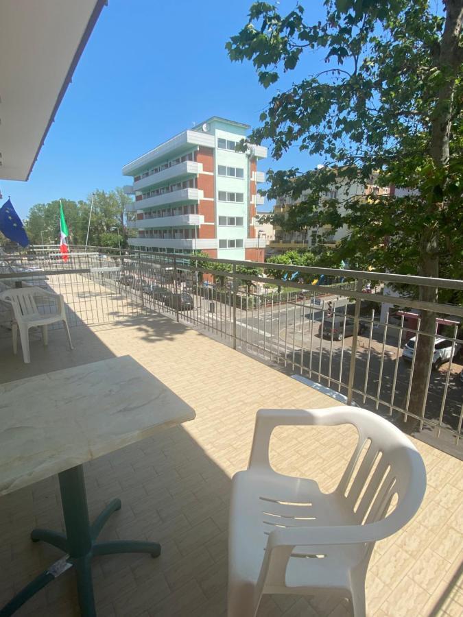 Hotel Nova Dhely Rimini Dış mekan fotoğraf