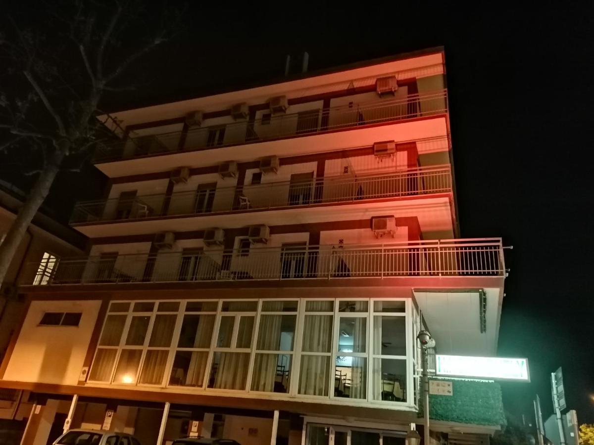 Hotel Nova Dhely Rimini Dış mekan fotoğraf