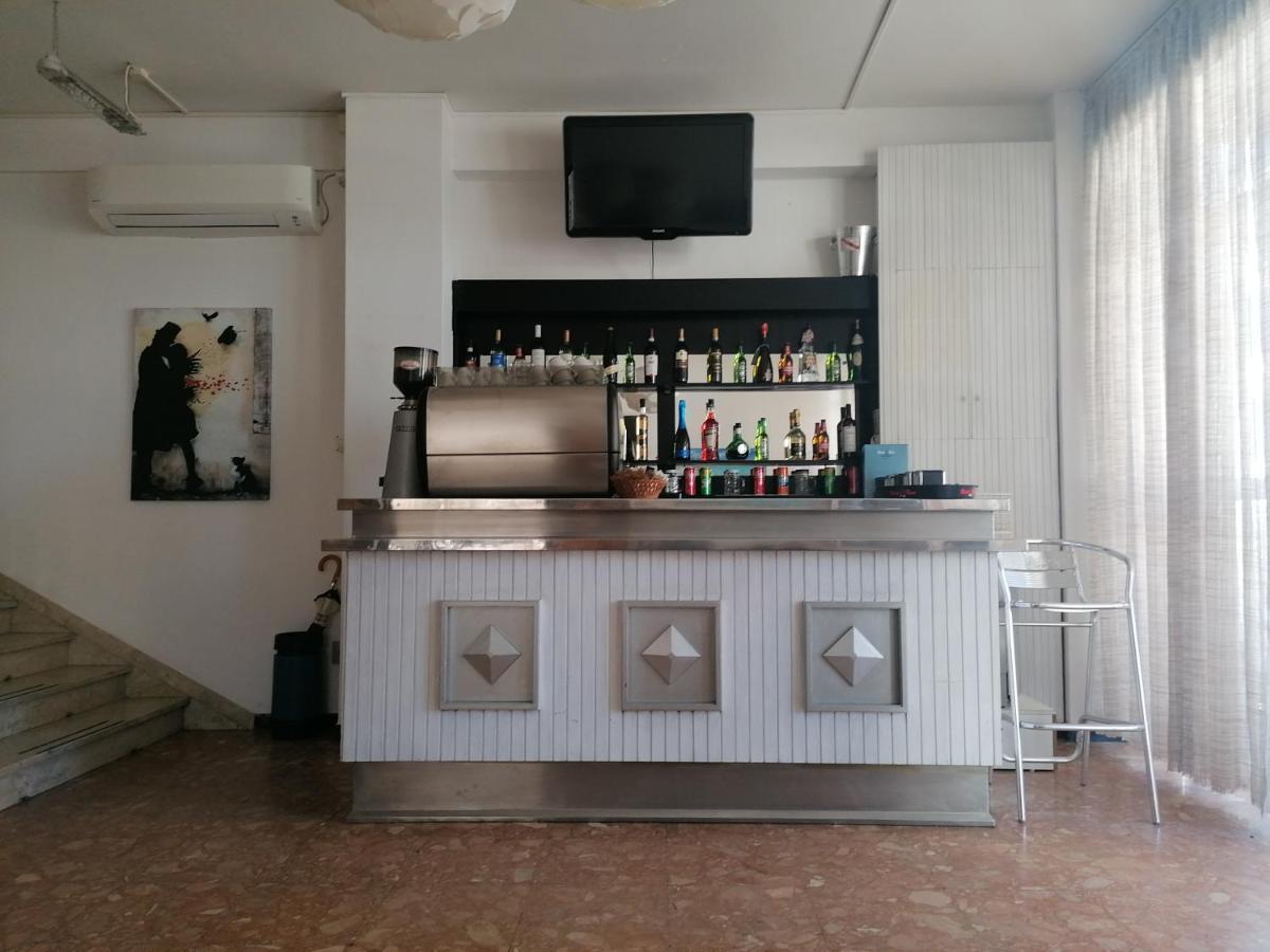 Hotel Nova Dhely Rimini Dış mekan fotoğraf