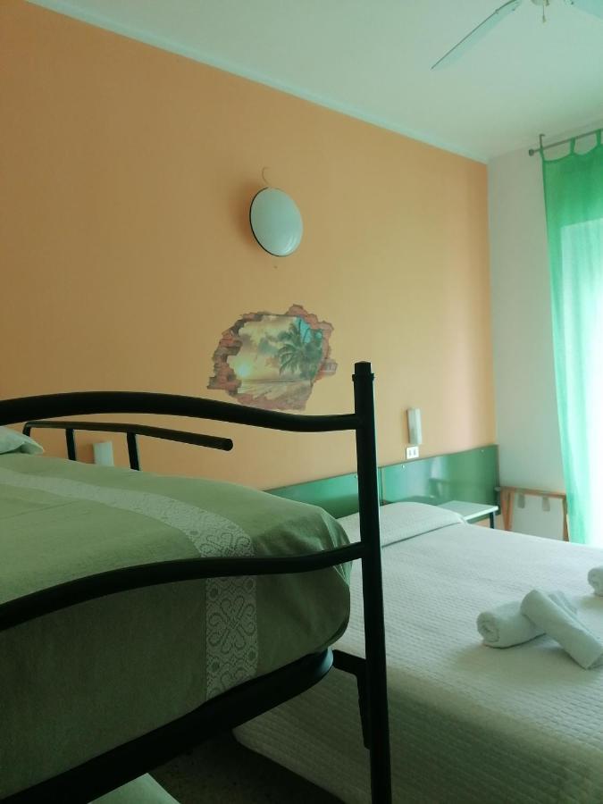 Hotel Nova Dhely Rimini Dış mekan fotoğraf