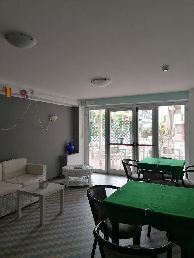 Hotel Nova Dhely Rimini Dış mekan fotoğraf
