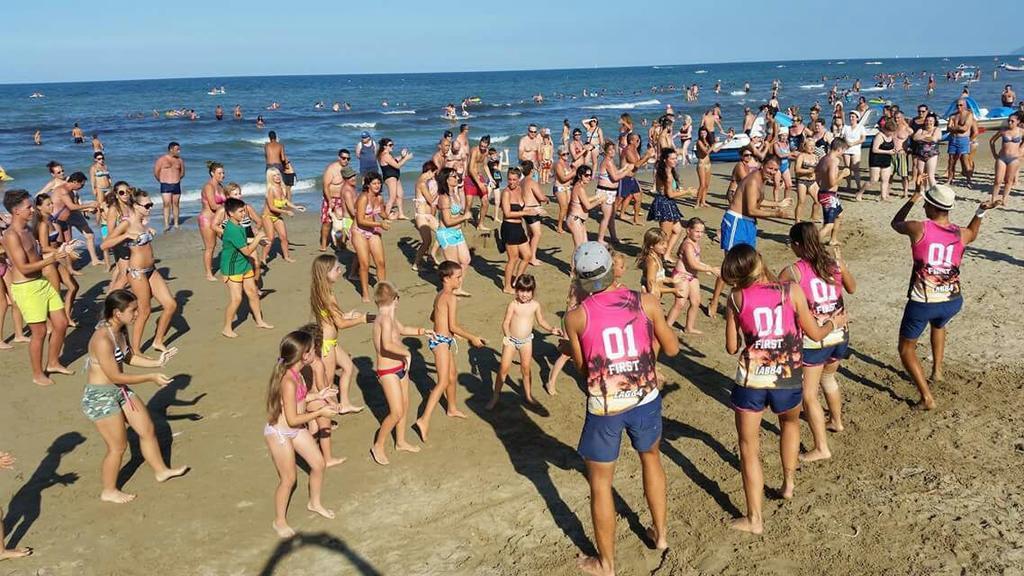 Hotel Nova Dhely Rimini Dış mekan fotoğraf